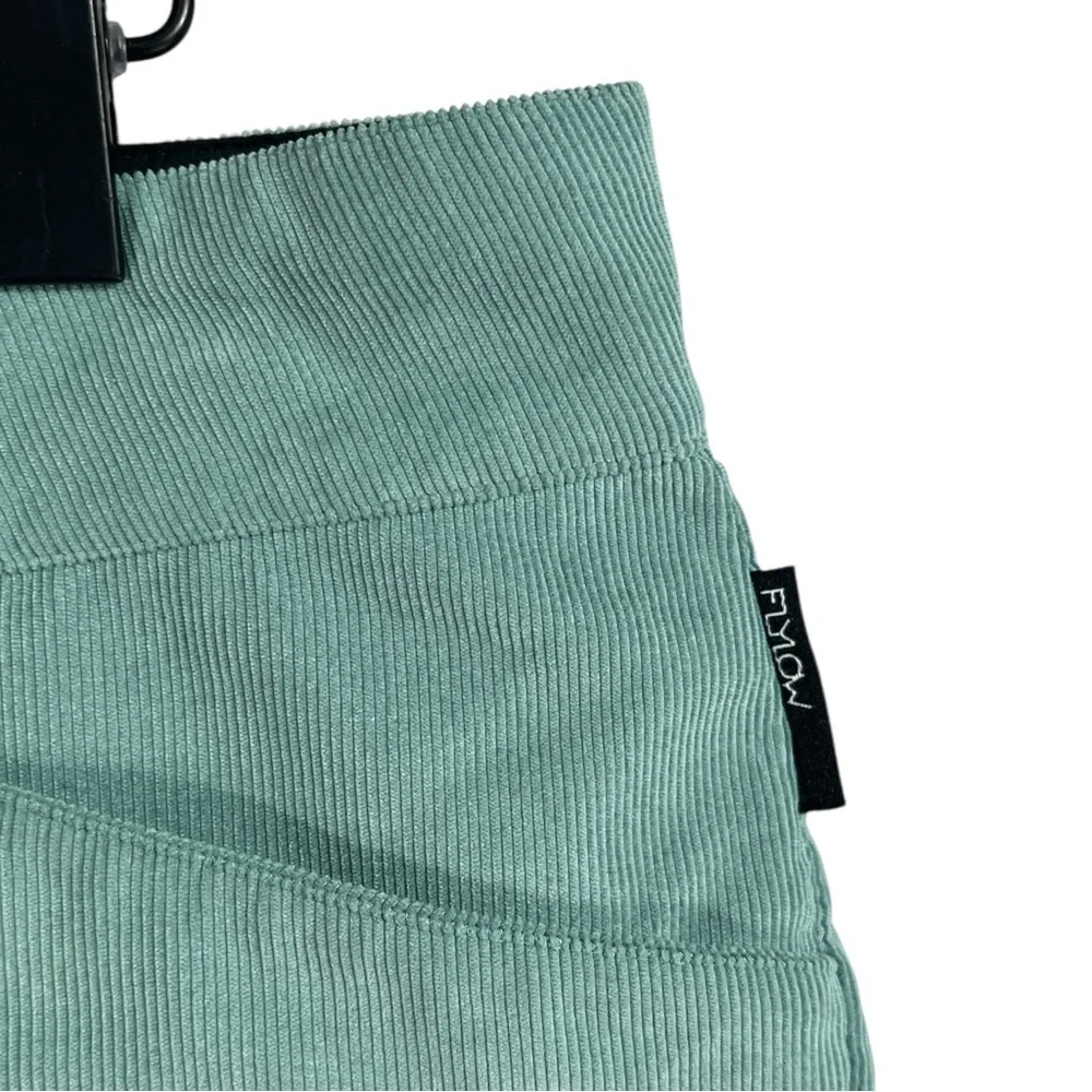Flylow Cassandra Corduroy Short Women’s Medium in Green